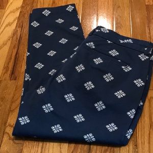 Khakis by Gap~Cute Ankle~🦋